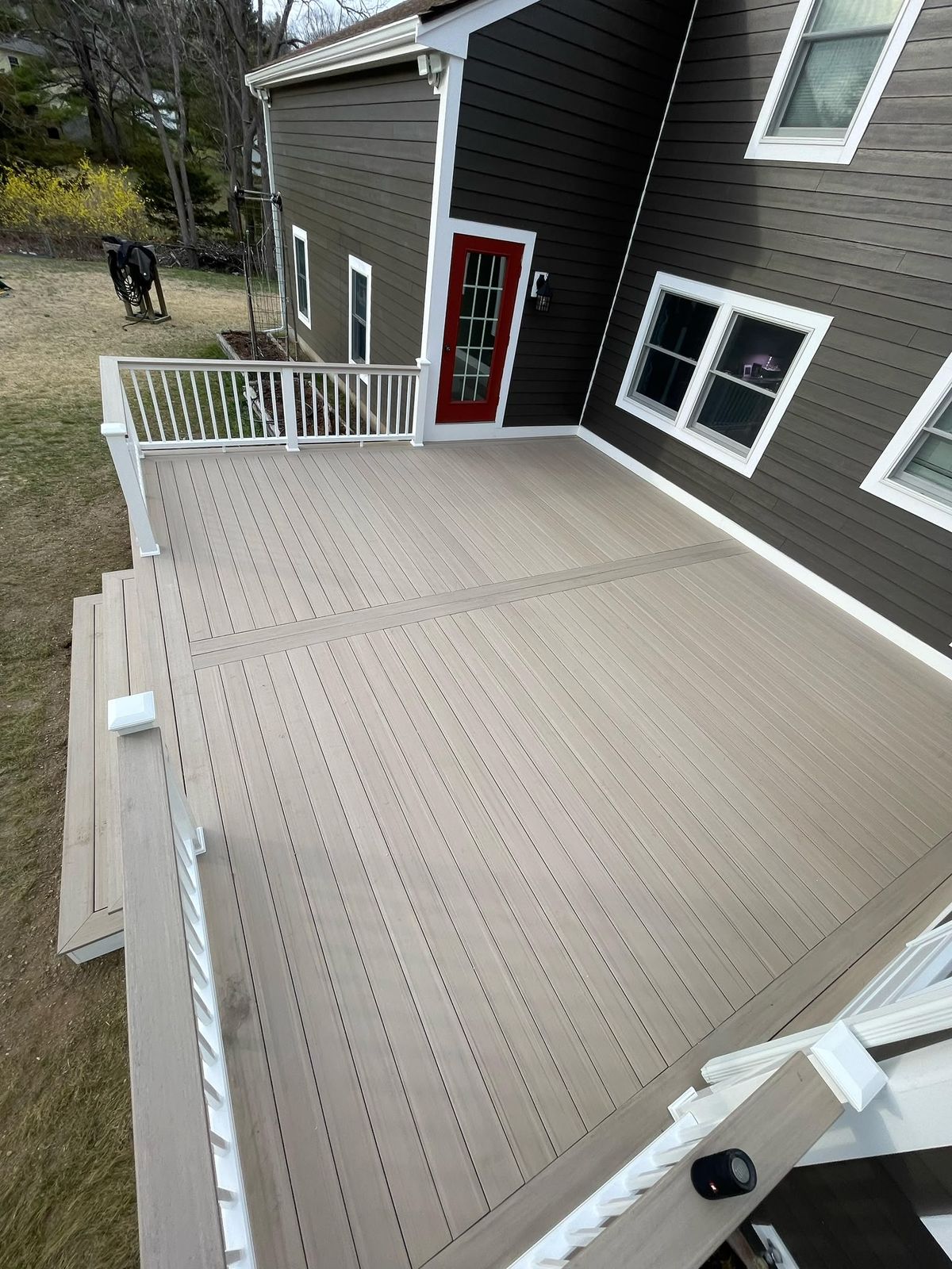 Low-maintenance composite deck in Massachusetts